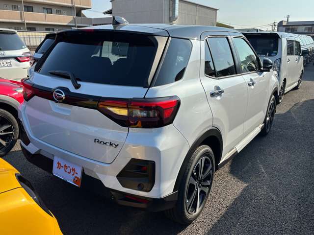 Daihatsu Rocky 3