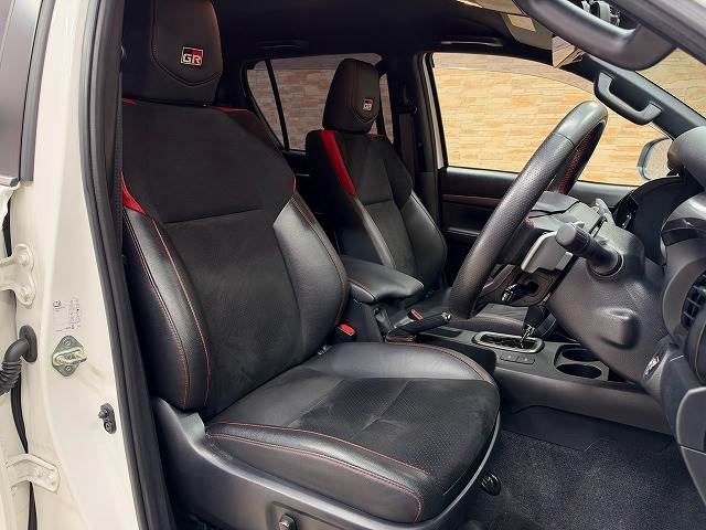 Toyota Hilux 11
