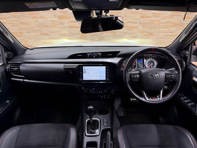 Toyota Hilux 2