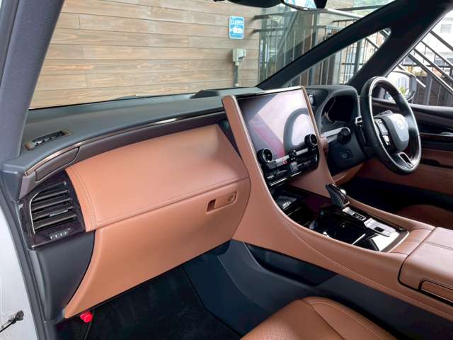Toyota Vellfire 6