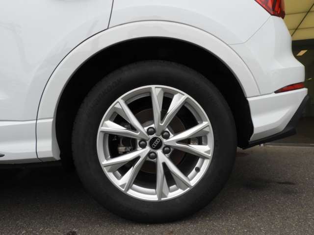 Audi Q3 7