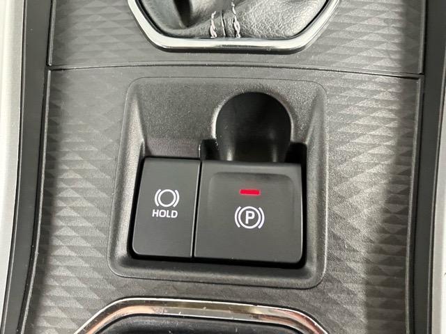 Daihatsu Rocky 12