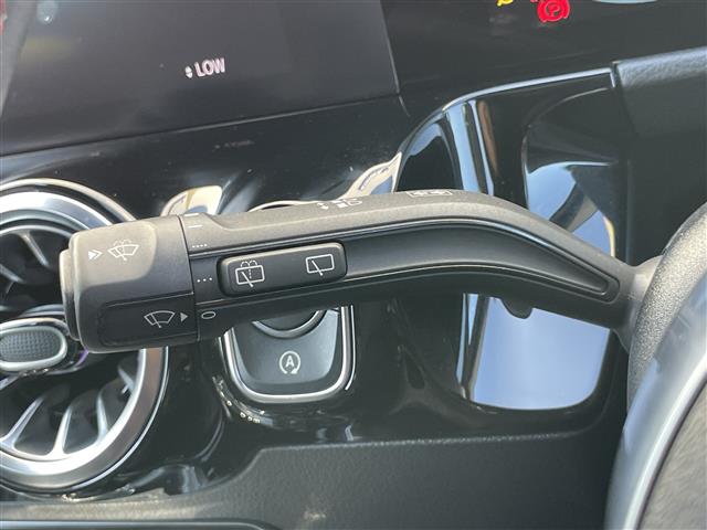 Mercedes-Benz GLA-Class 11
