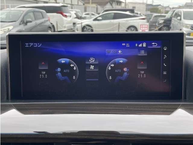 Lexus LX 9