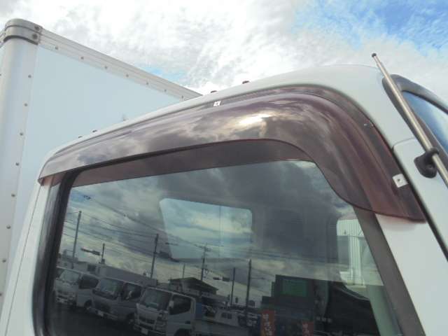 Mitsubishi Fuso Canter 7
