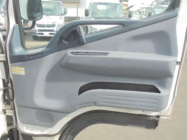 Mitsubishi Fuso Canter 9