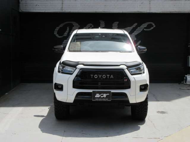 Toyota Hilux 2