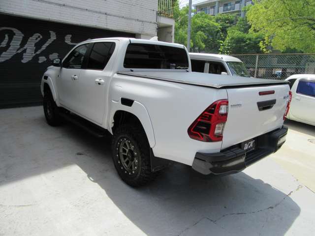 Toyota Hilux 9