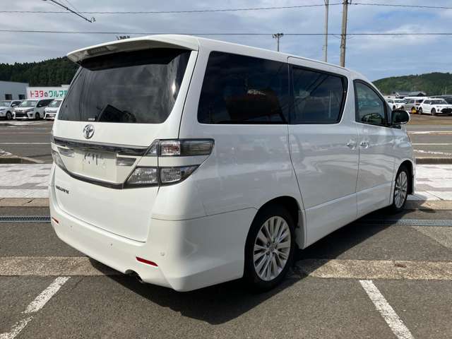 Toyota Vellfire 12
