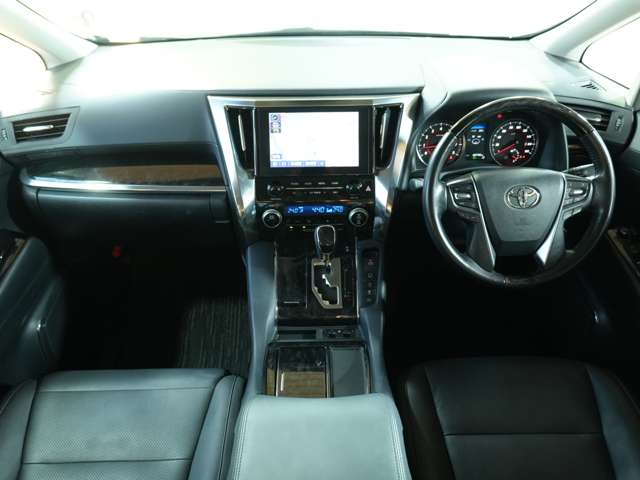 Toyota Alphard 2