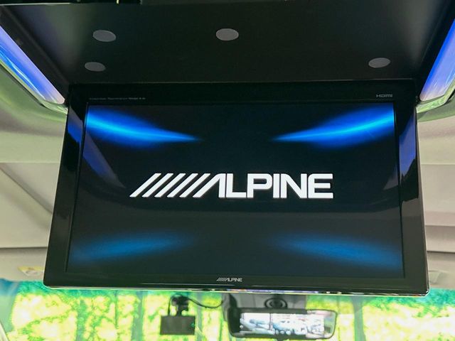 Toyota Alphard 4