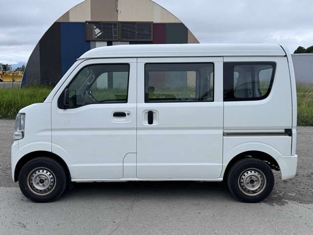 Mitsubishi Minicab Van 8