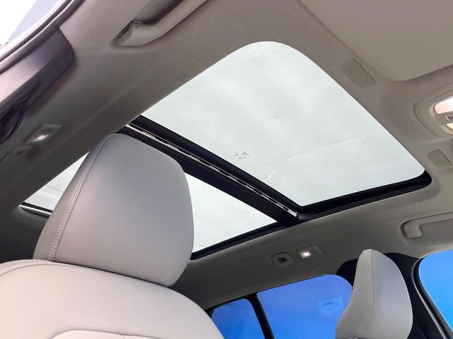 Volvo XC40 4