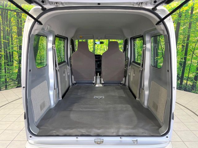 Nissan NV100 Clipper 11