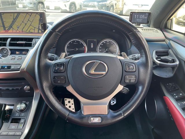 Lexus NX 11