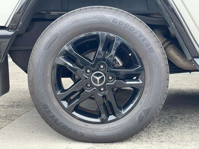 Mercedes-Benz G-Class 11