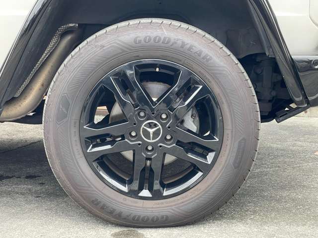 Mercedes-Benz G-Class 12