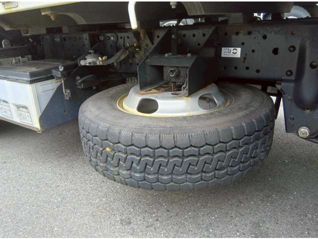 Isuzu Elf 12