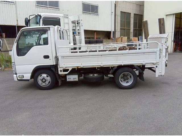 Isuzu Elf 2