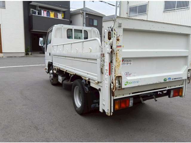 Isuzu Elf 3
