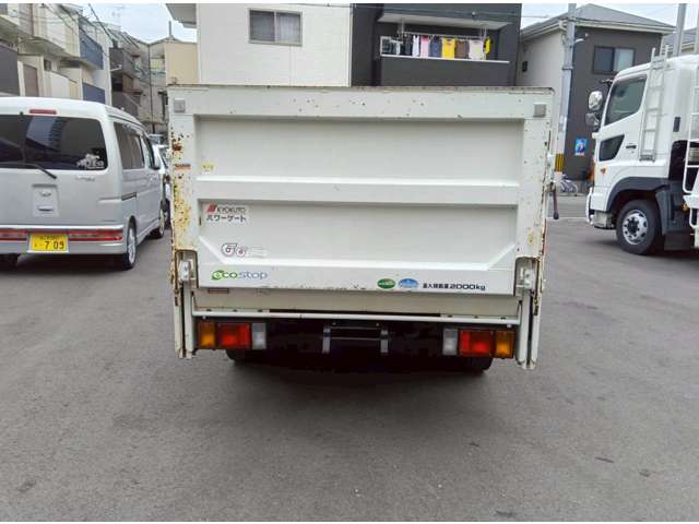 Isuzu Elf 4