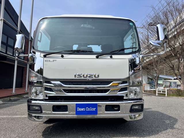 Isuzu Elf 4