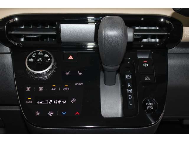 Mitsubishi Delica Mini 12