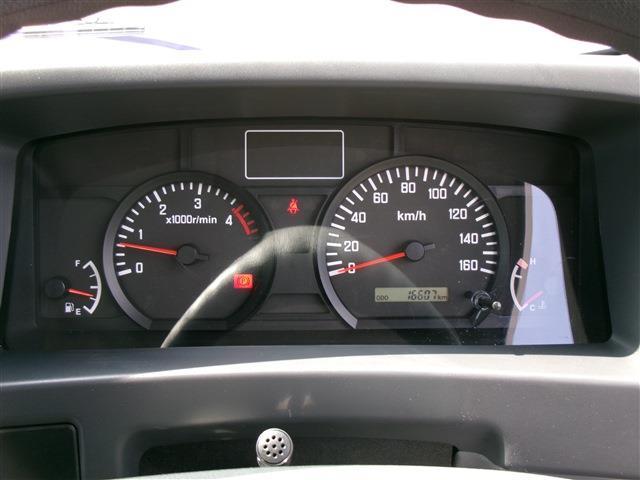 Isuzu Elf 8