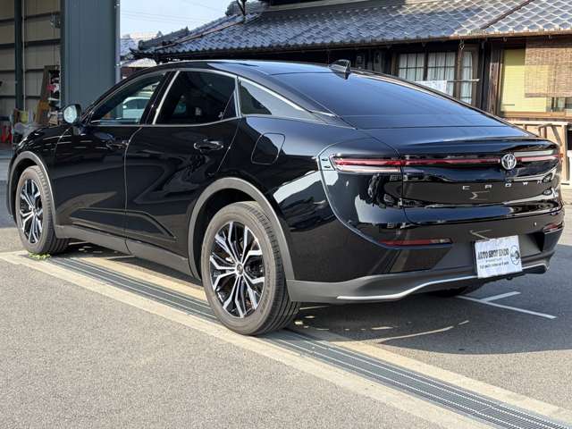 Toyota Crown Crossover 6
