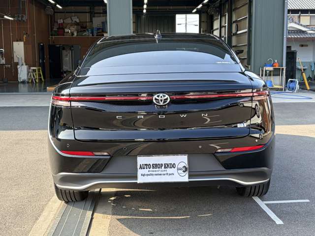 Toyota Crown Crossover 7