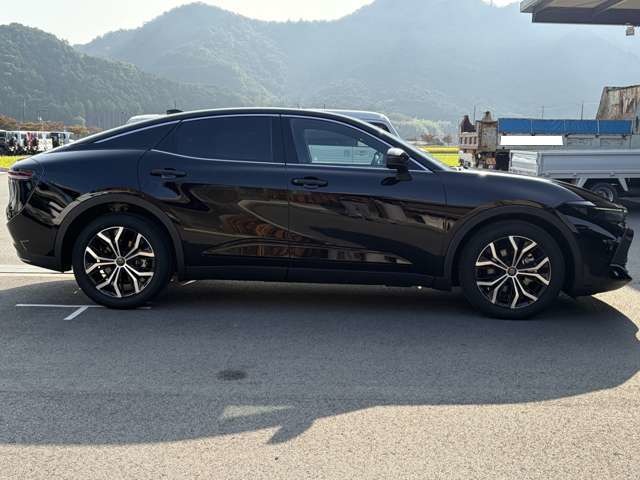 Toyota Crown Crossover 9