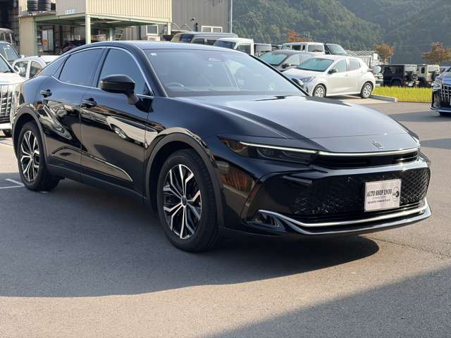 Toyota Crown Crossover 10
