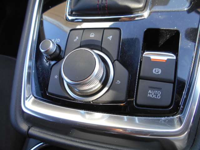 Mazda CX-8 10