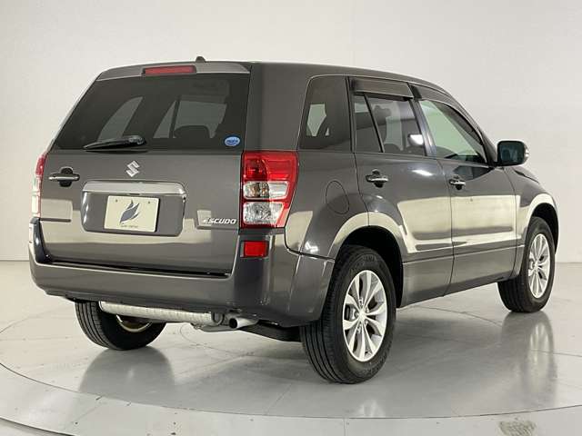 Suzuki Escudo 10