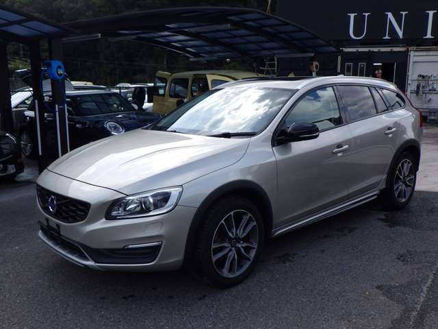 Volvo V60 Cross Country 11