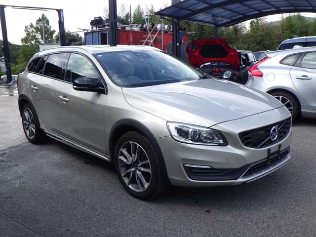 Volvo V60 Cross Country 10