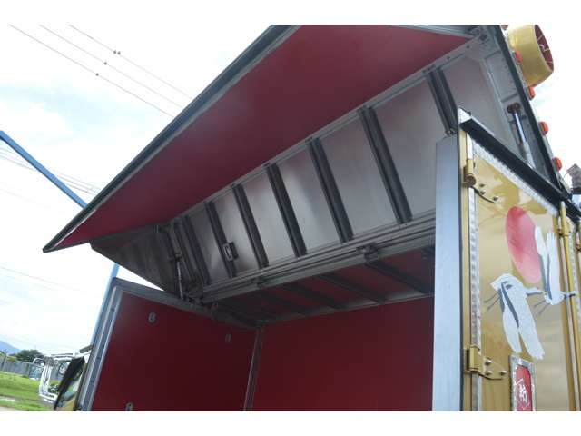 Mitsubishi Fuso Canter 12