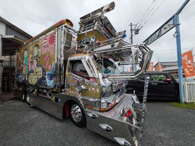 Mitsubishi Fuso Canter 9