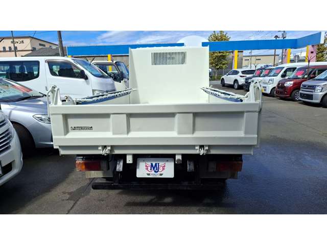 Hino Dutro 12