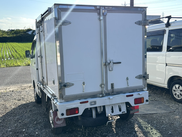 Nissan NT100 Clipper 3