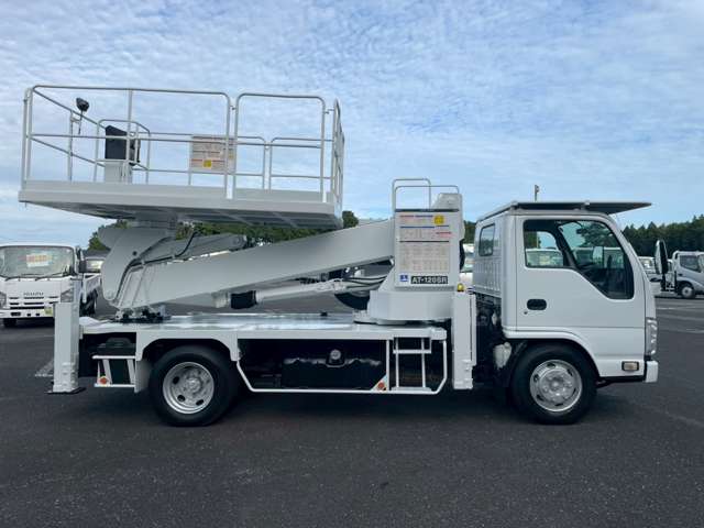 Isuzu Elf 5