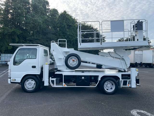 Isuzu Elf 9