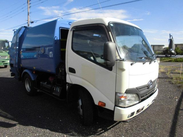 Hino Dutro 3
