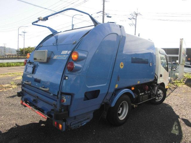 Hino Dutro 4