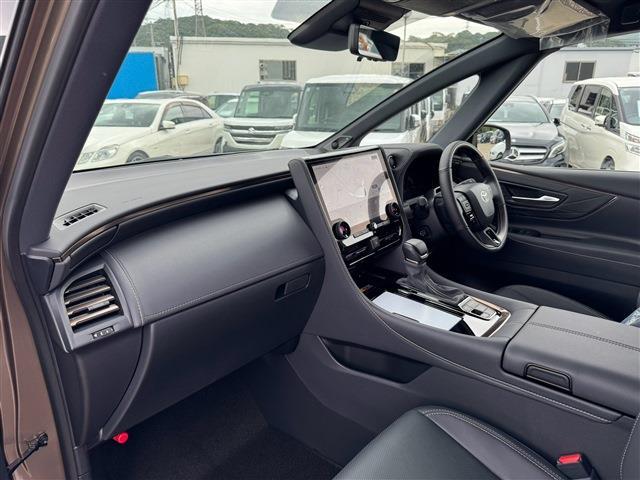 Toyota Alphard 4