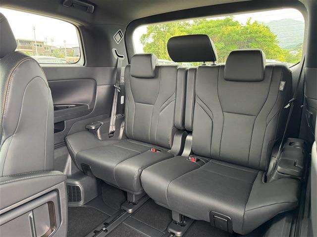 Toyota Alphard 8