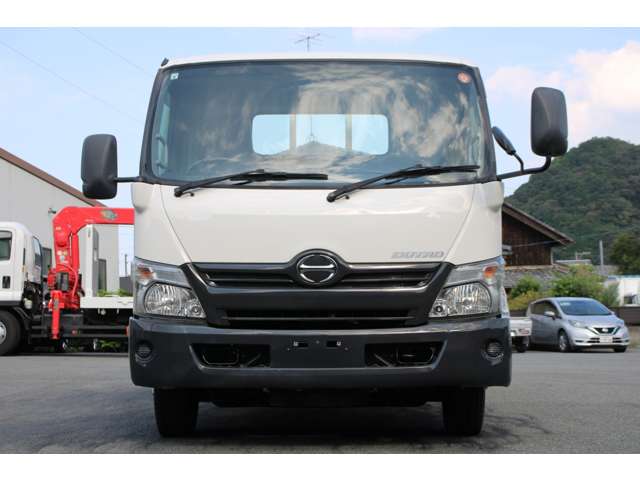 Hino Dutro 4
