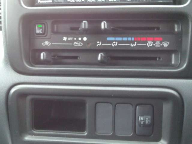 Daihatsu Hijet Deck Van 10