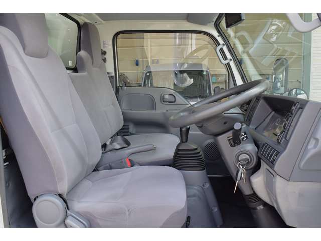 Isuzu Elf 12
