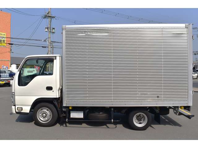 Isuzu Elf 8